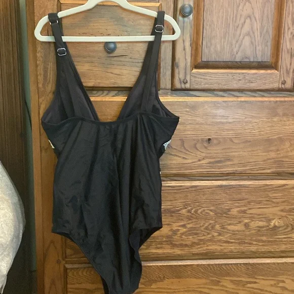 3 NWT Cupshe size M bathing suits - Picture 8 of 13